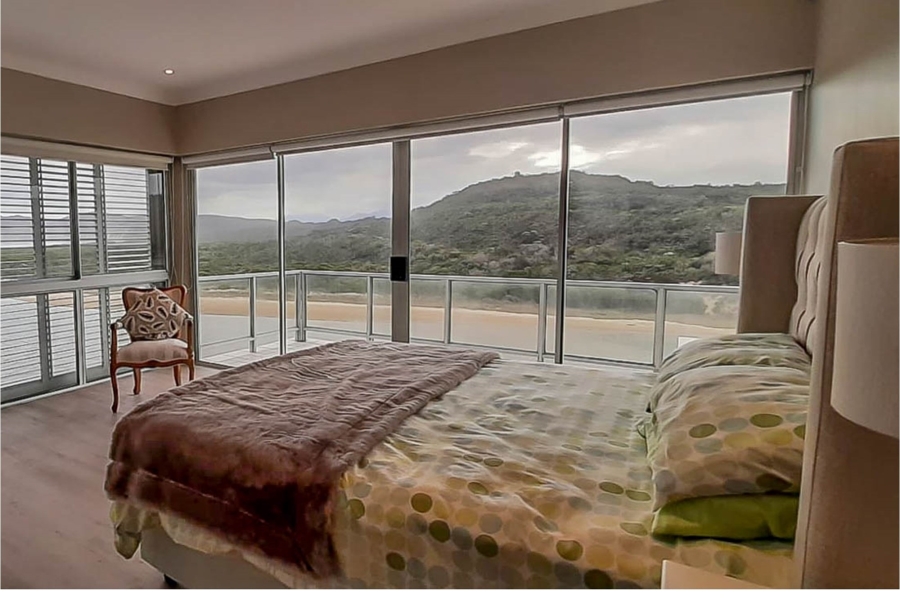 5 Bedroom Property for Sale in Kingfisher Creek Western Cape